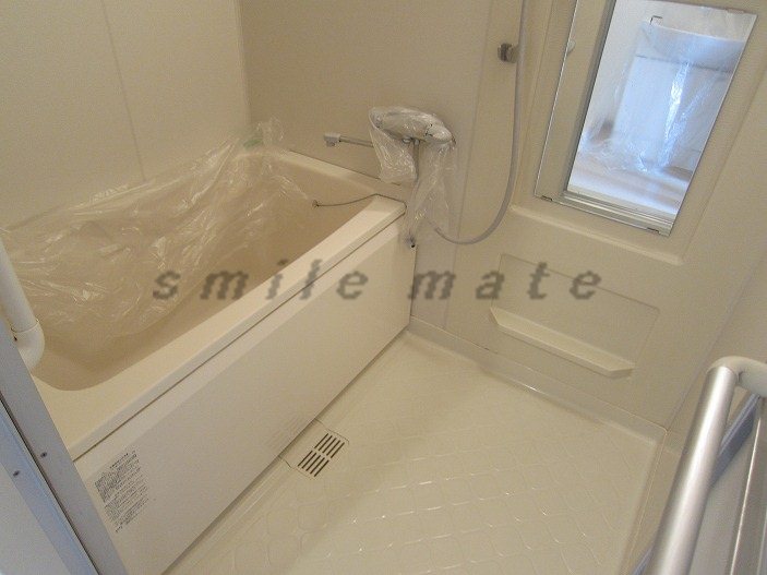 Bath. Property photo number posted on the property brokerage fees our HP if our