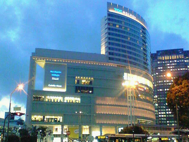 Shopping centre. 393m until the collet Mare (shopping center)