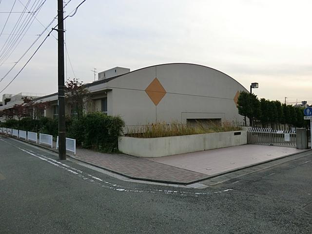 Primary school. Has been organized in a 924m children number 515 people 18 class to Yokohama Municipal Fujimidai Elementary School. Education goals we have set to "each other Hibiki each other school.".