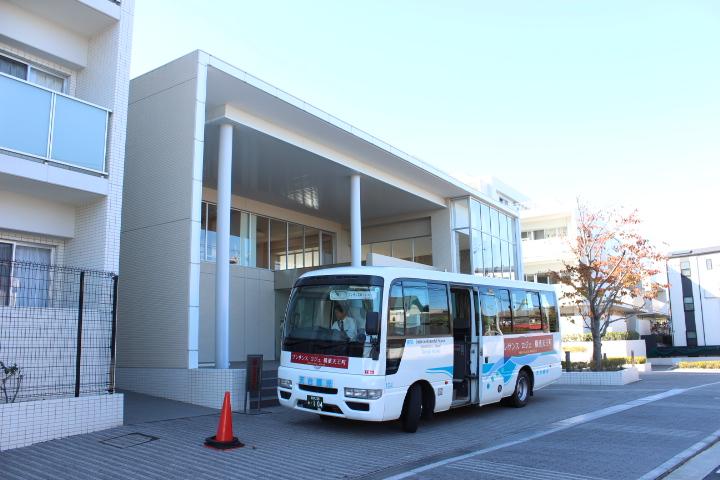 Other. It is a shuttle bus dedicated Plaisance Roger Yokohama Tenno-cho piston travel the Hodogaya Station and the apartment. Weekdays 1 day 31 round trip. The night of the last flight Hodogaya Station departure 24 hours 40 minutes.