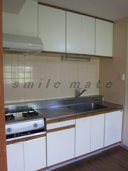 Kitchen. Property photo number posted on the property brokerage fees our HP if our