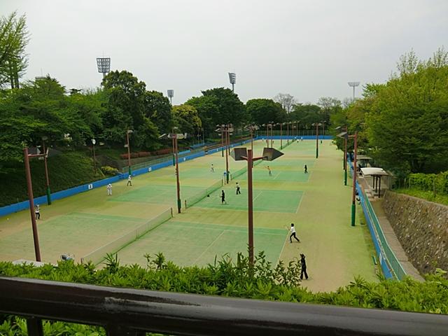 park. 910m is a big park to Mitsuzawa park. Please with your family on holiday. 