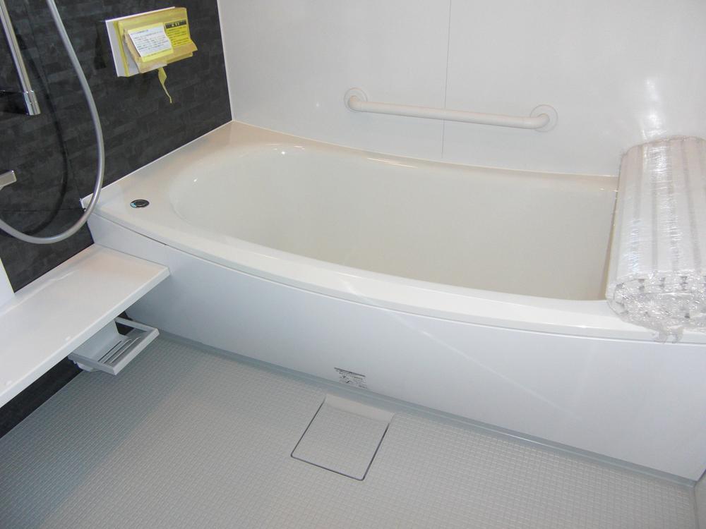 Bathroom. Bathroom Dryer ・ Reheating ・ Bathroom with TV