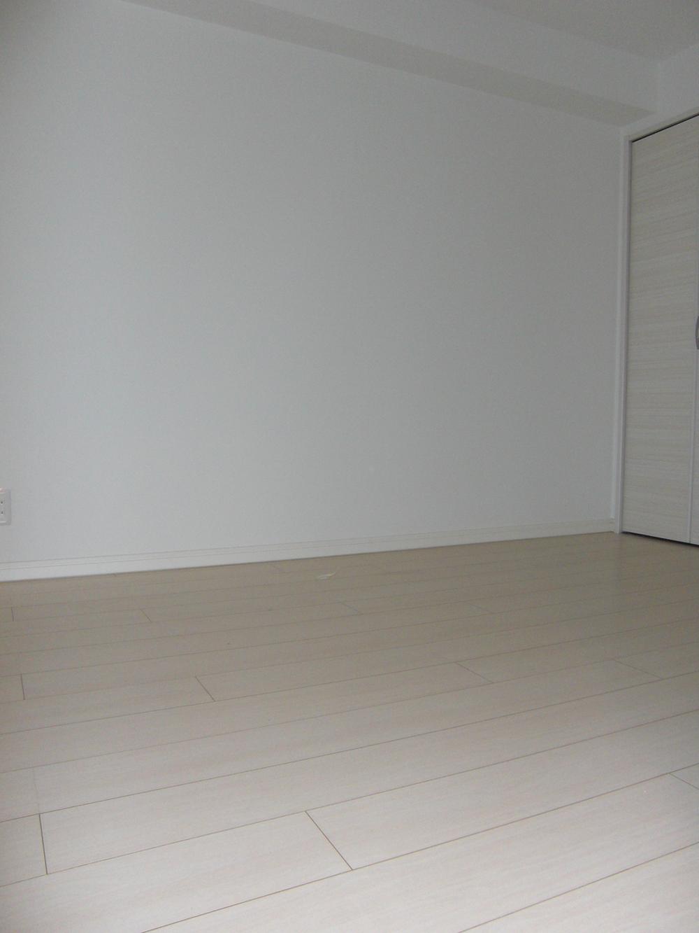 Non-living room. A bright room