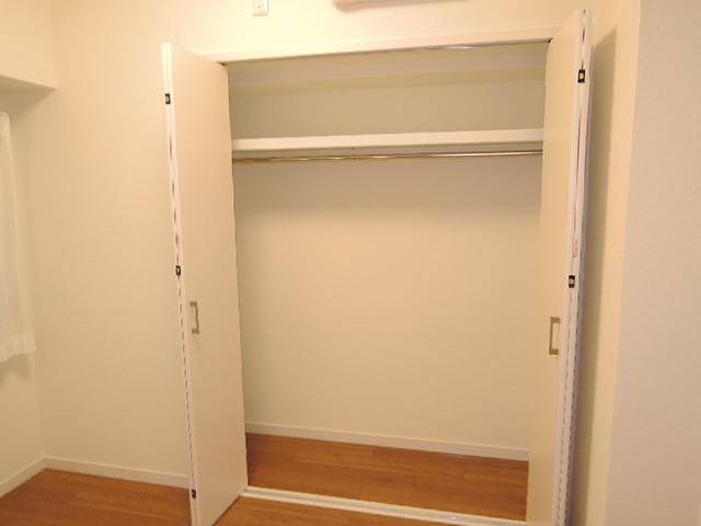 Receipt. Closet (service room)