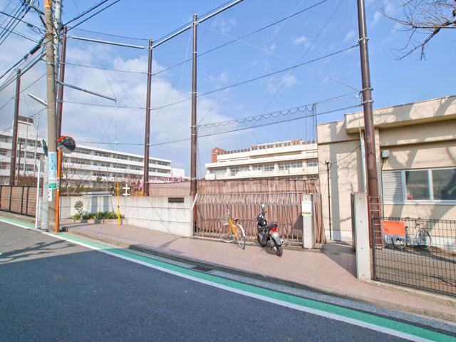 Primary school. 878m to Yokohama Municipal Fujimidai Elementary School