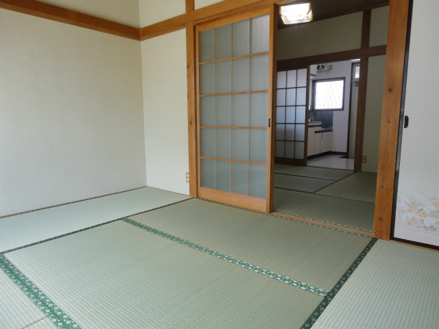 Living and room. After all tatami if Japanese. 