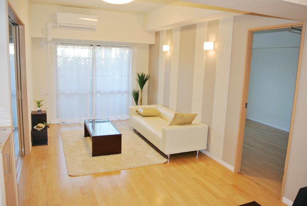 Living. Local (11 May 2013) Shooting