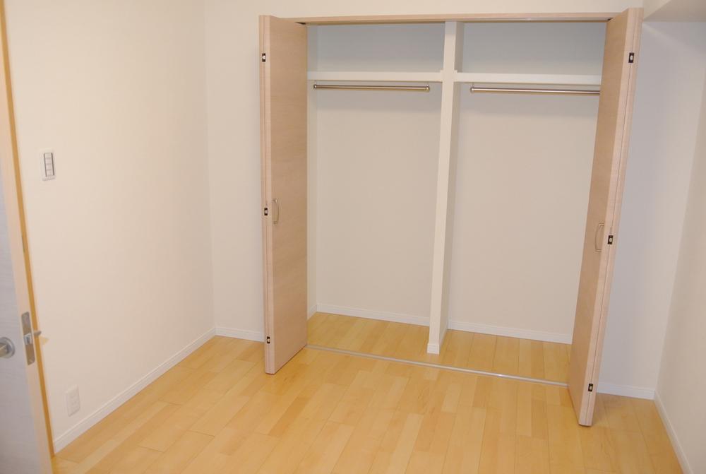 Non-living room. Local (11 May 2013) Shooting