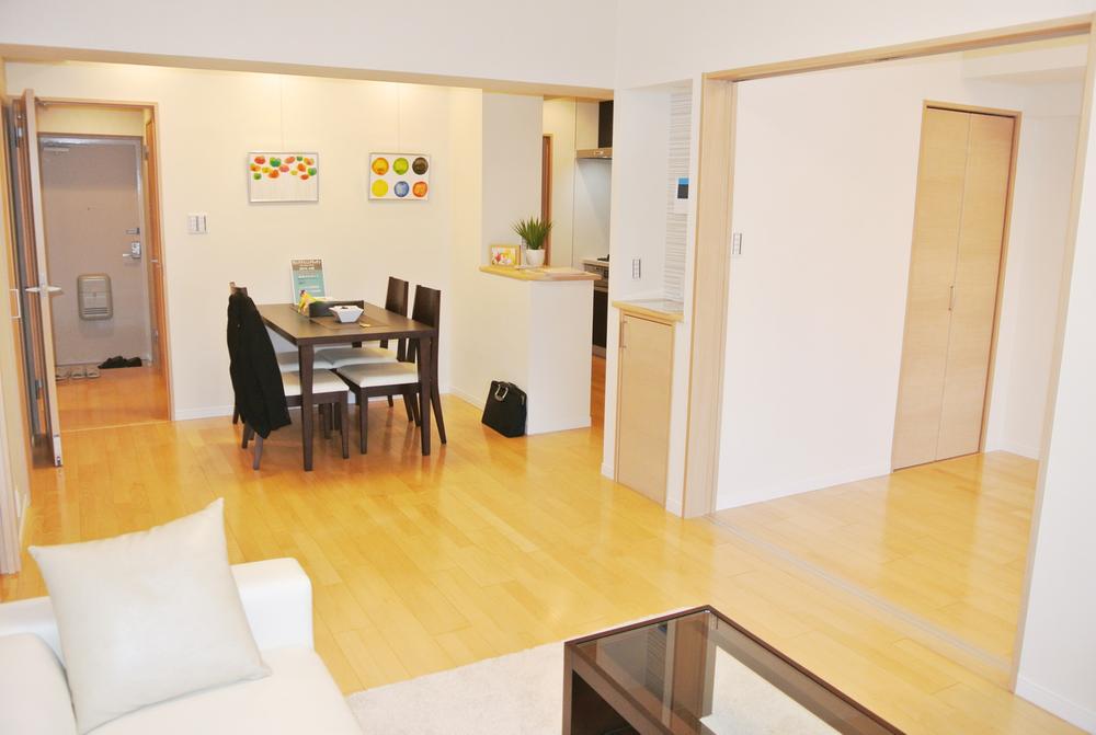 Living. Local (11 May 2013) Shooting