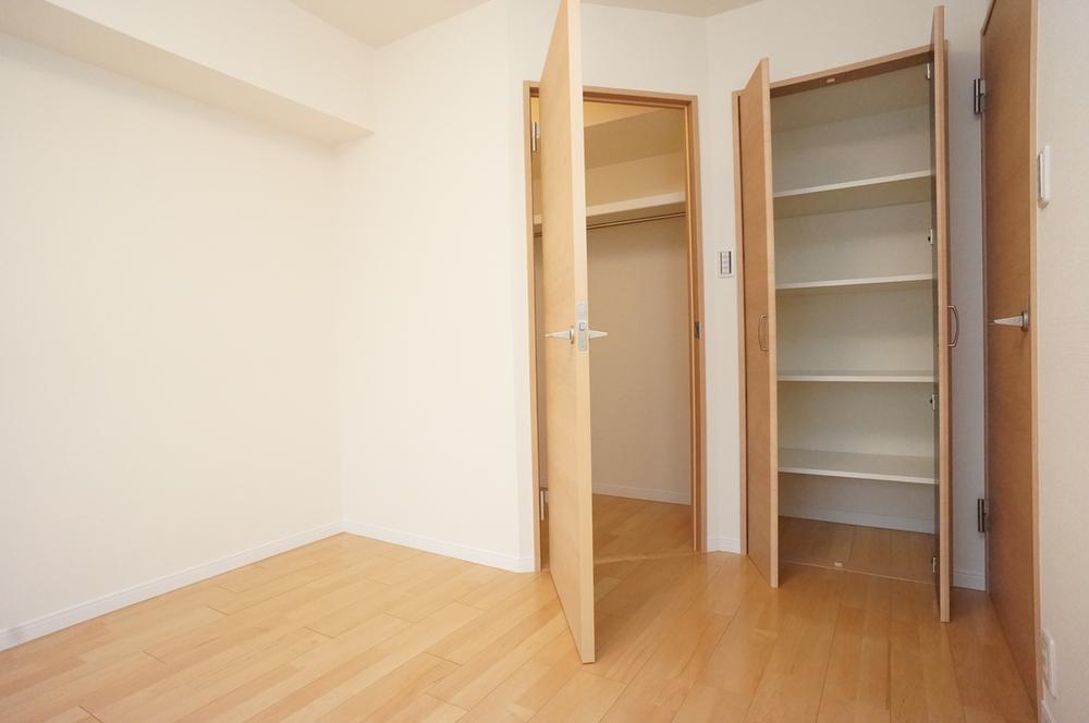 Receipt. Western-style 6.2 Pledge! Lighting with a walk-in closet + is a certain room storage!