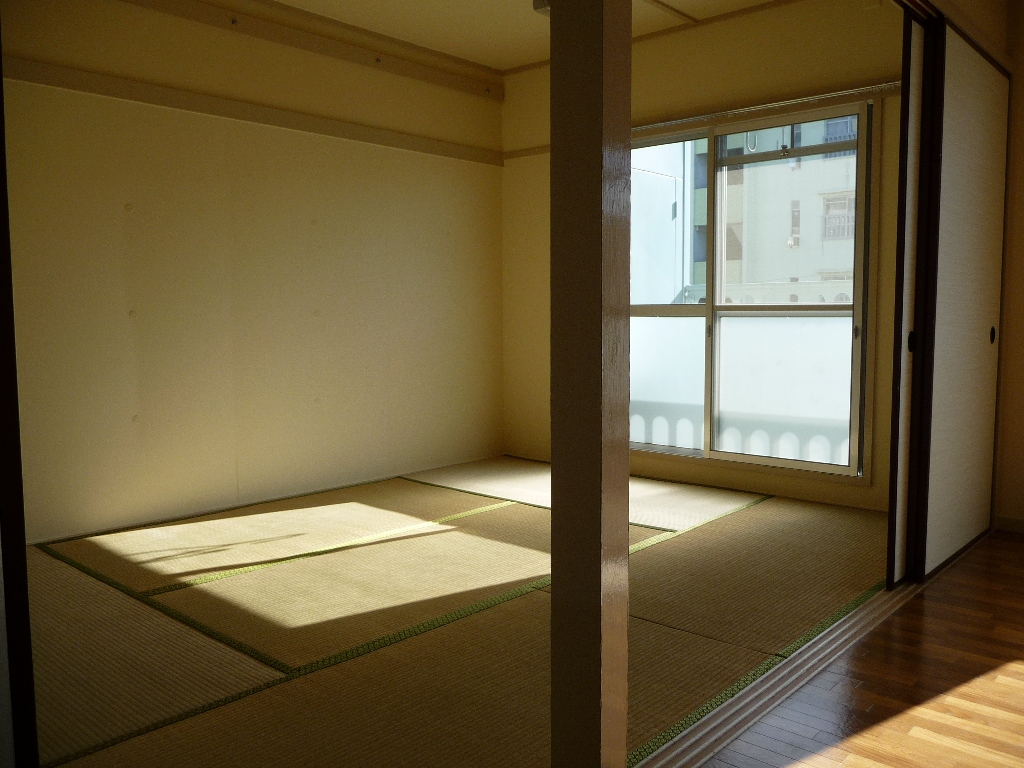 Living and room. Japanese-style room 6.0 tatami Photo is the same type ・ It is another dwelling unit. 