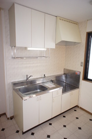 Kitchen. Two-burner gas stove can be installed