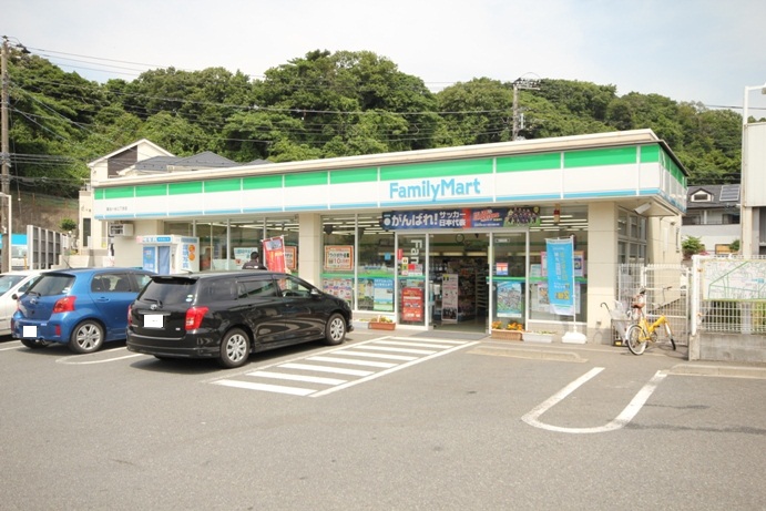 Convenience store. 75m to Family Mart (convenience store)