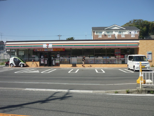 Convenience store. 125m to Seven-Eleven (convenience store)