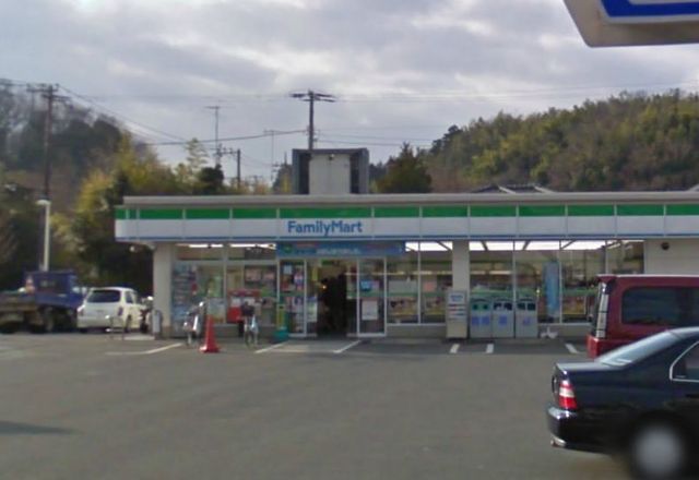 Convenience store. 372m to Family Mart (convenience store)
