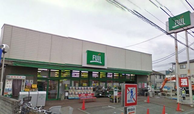 Supermarket. Fuji 606m to Super (Super)