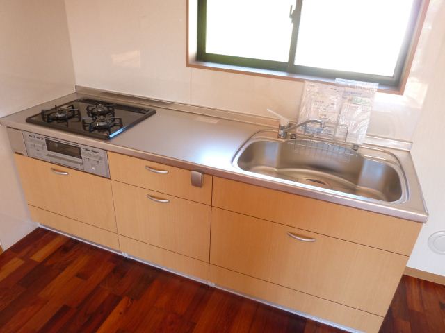 Kitchen. System Kitchen 3 lot gas stoves
