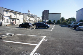 Building appearance. On-site parking
