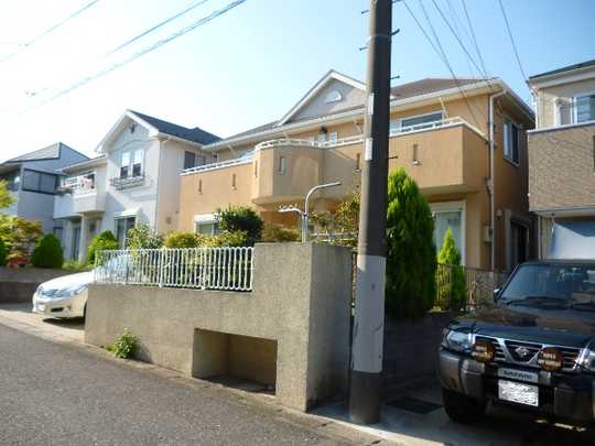 Local appearance photo. Appearance from the front road