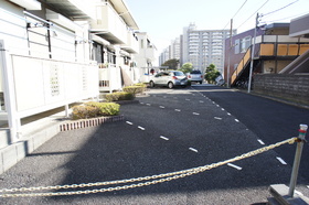 Building appearance. On-site parking