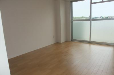 Other room space. Of clean flooring Western ken (^ - ^)