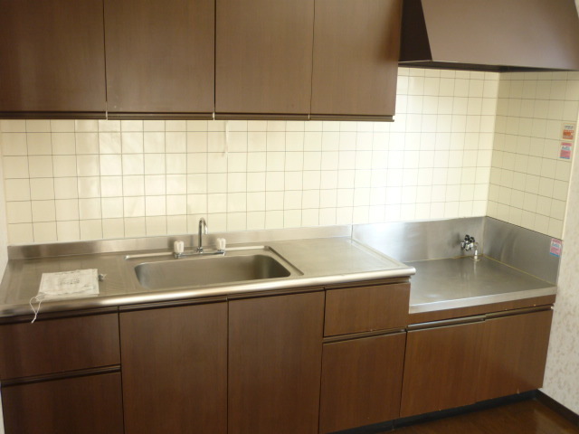 Kitchen. Gas stove installation Allowed