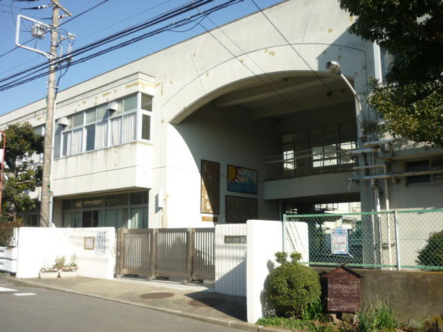 Junior high school. Katsuradai 197m until junior high school (junior high school)