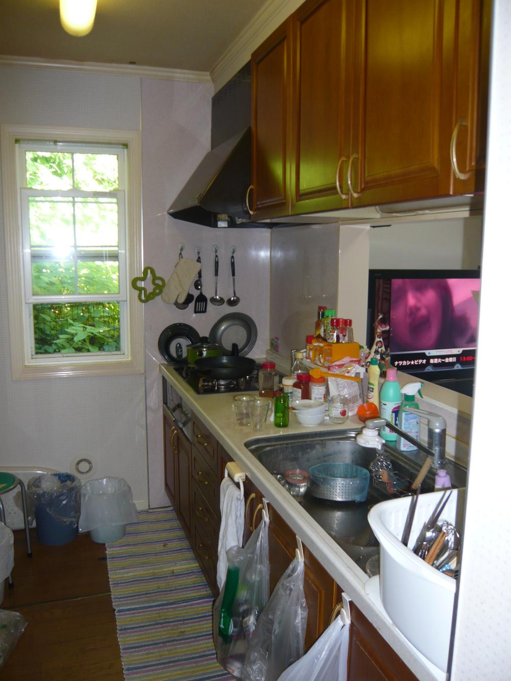 Kitchen. Kitchen, which has an windows for natural ventilation