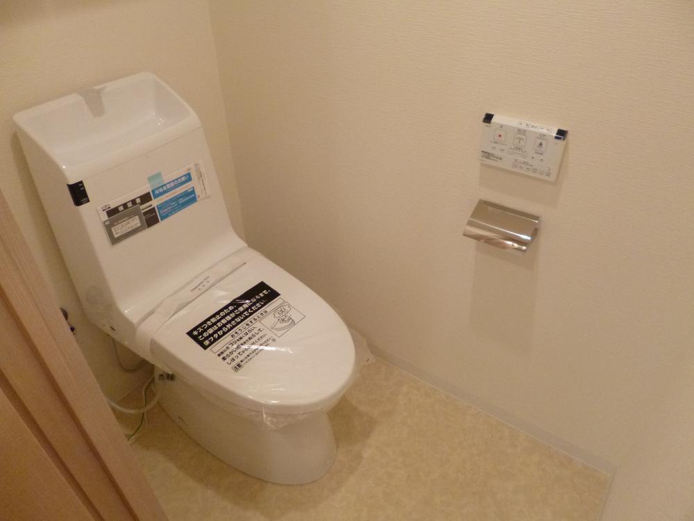 Toilet. Indoor (July 2013) Shooting