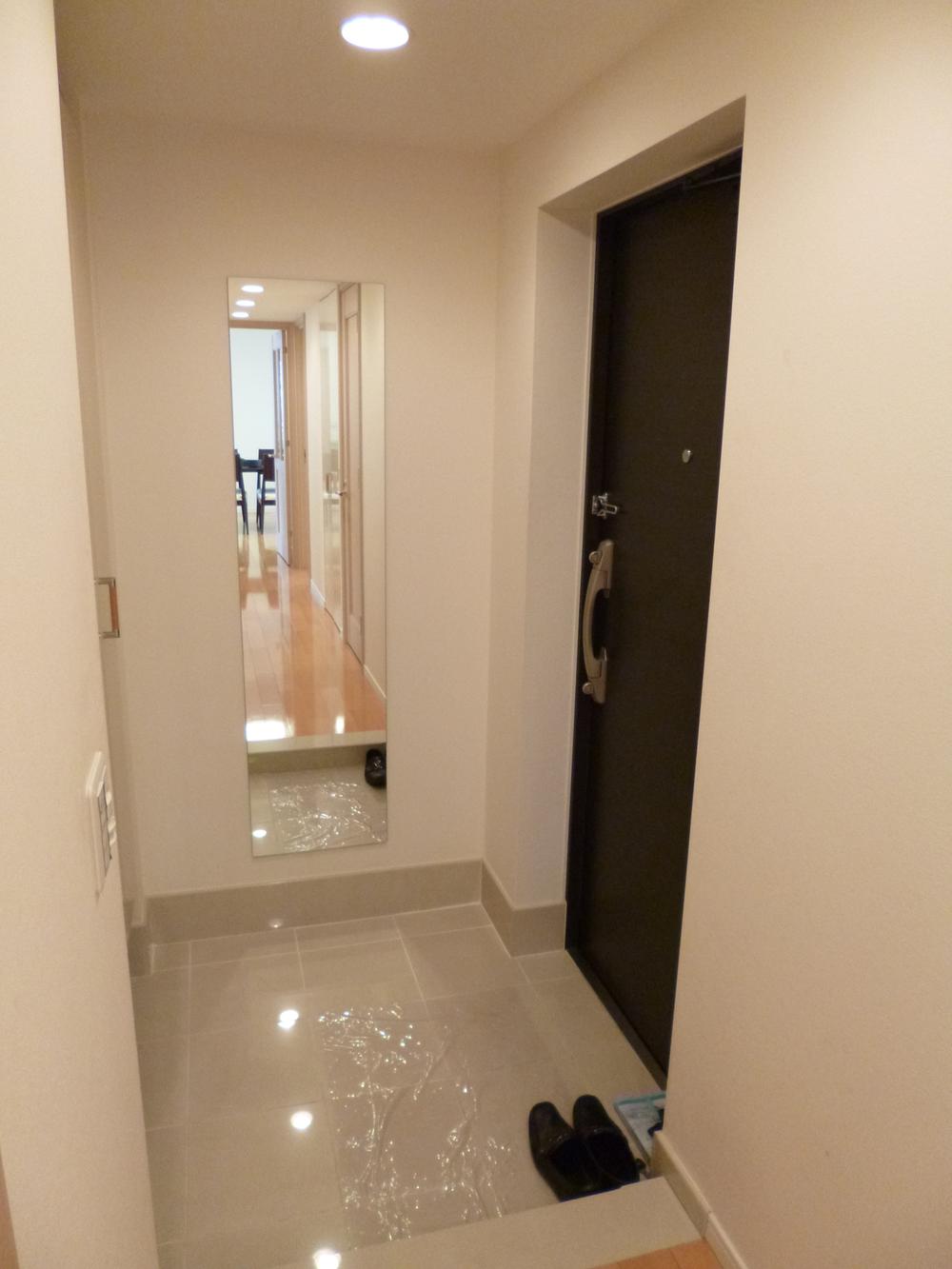 Entrance. Local (July 2013) Shooting