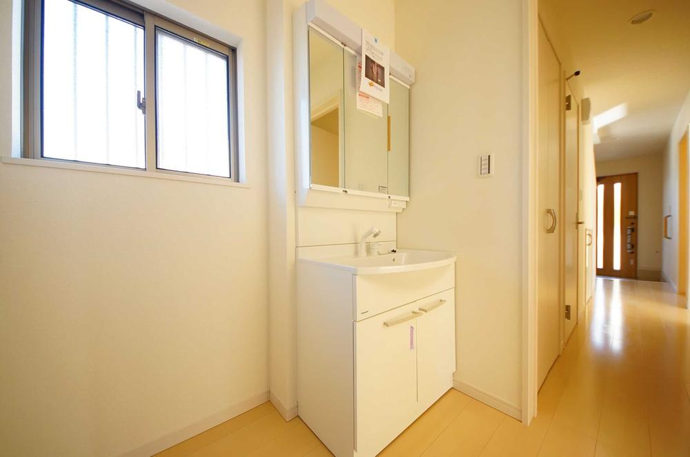 Wash basin, toilet. Indoor (12 May 2013) Shooting, Storage is abundant vanity.