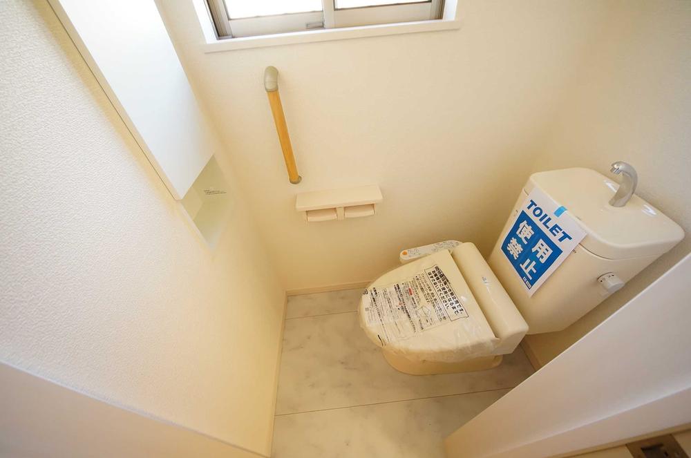 Toilet. Indoor (12 May 2013) Shooting, 1st floor ・ Both second floor is a toilet with a bidet.