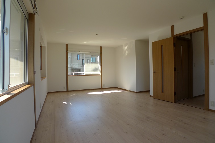 Living and room. The second floor 14 quires of Western-style!