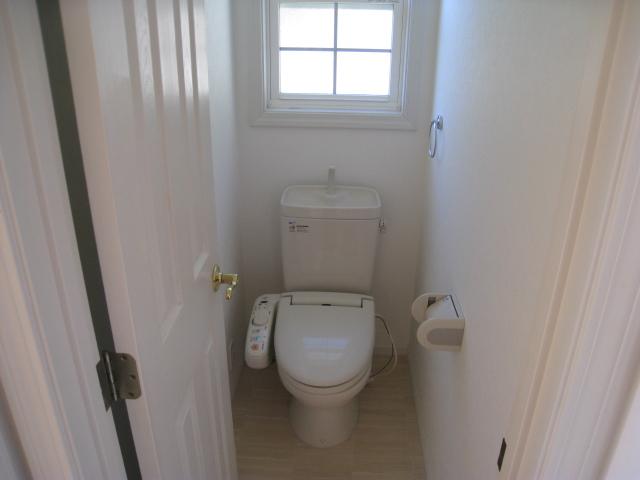Toilet. Indoor (12 May 2013) Shooting