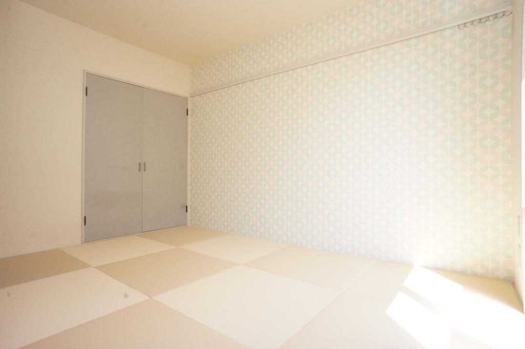 Other room space. Japanese-style room 6 quires! Modern tatami (planned)!