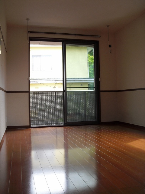 Other room space. 2 Kaiyoshitsu