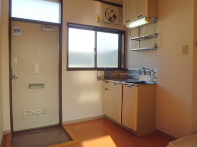 Kitchen. Relaxed some kitchen space