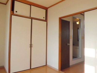 Living and room. With storage of Western-style 5 quires