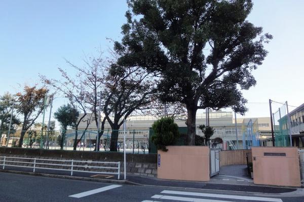 Primary school. Kasama to elementary school 565m