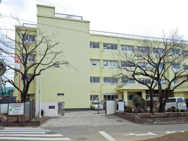 Primary school. 500m to elementary school Yokohamashiritsudai Gate Elementary School