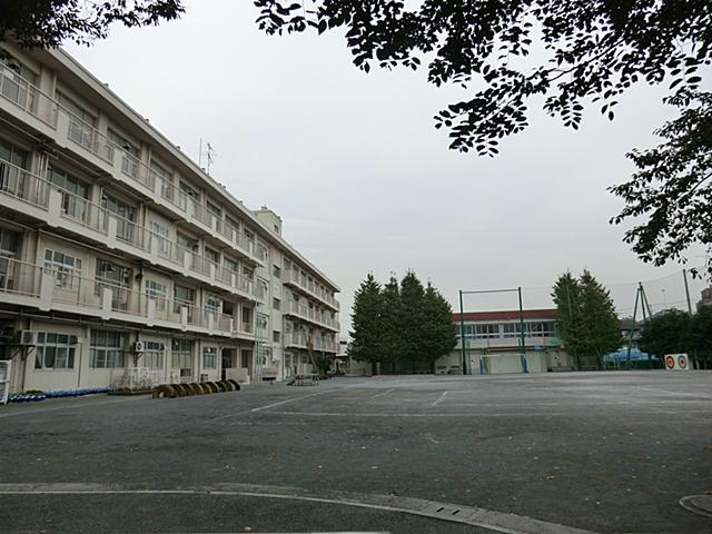 Primary school. 660m until Seya Sakura elementary school