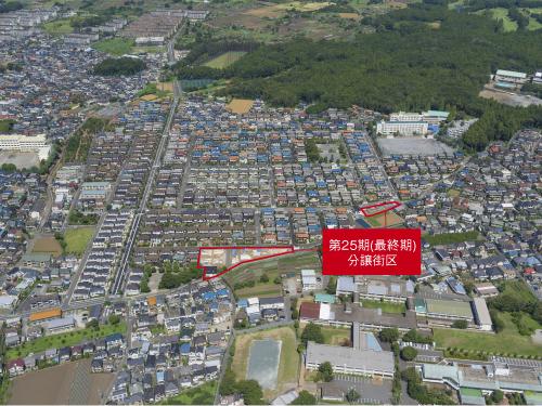 Park blessed with green Ya, 14 compartment close to the elementary school. A new quality of stage worthy of the climax of the "Yokohama Azuma field" kicks off! (In fact a slightly different is the addition of some processing to those that were taken as seen from the sky site in September 2013)