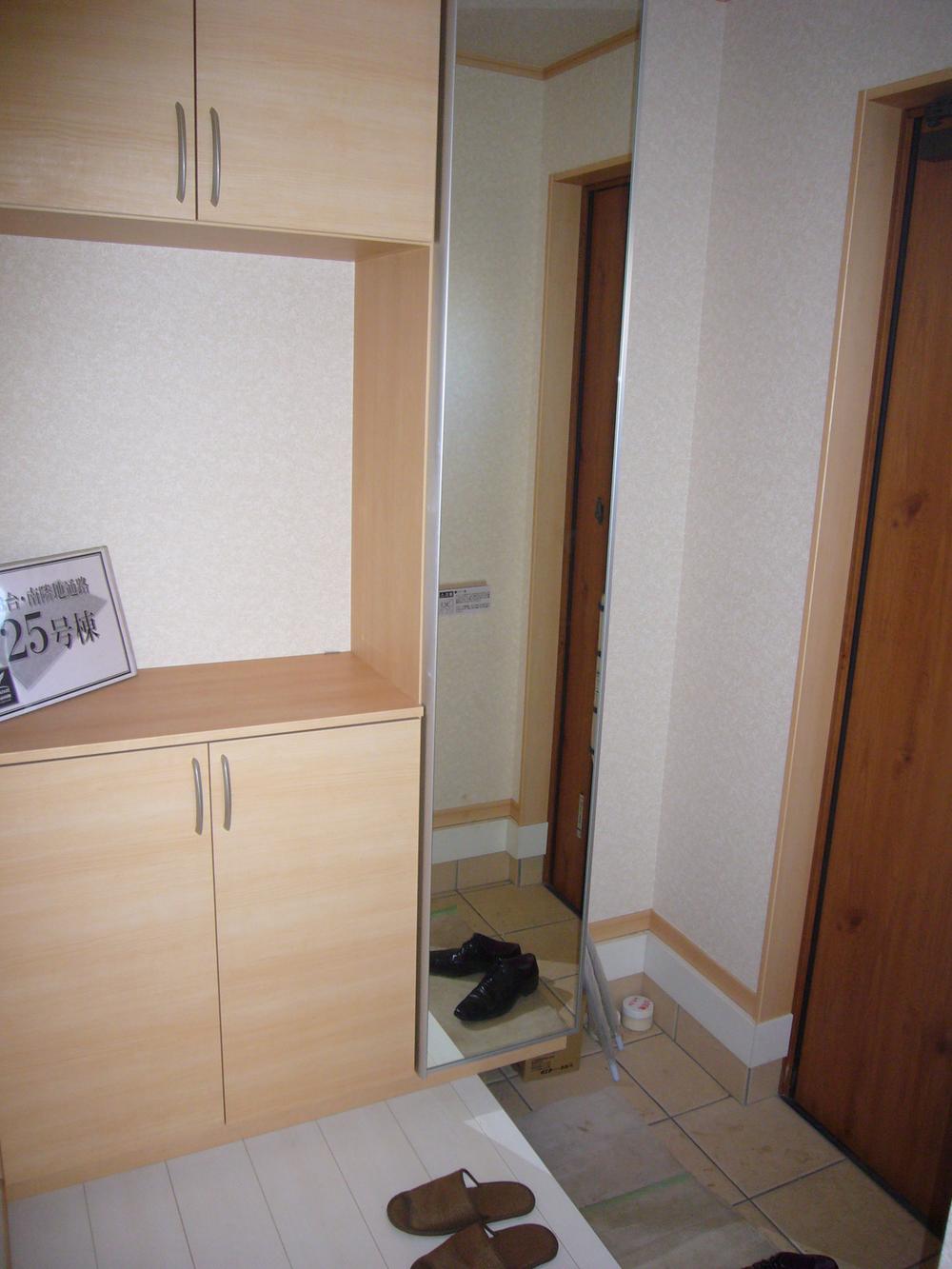 Entrance. Local (12 May 2013) Shooting