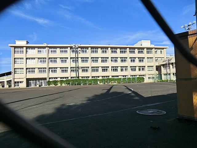 Junior high school. 470m to Yokohama Municipal Minamiseya junior high school