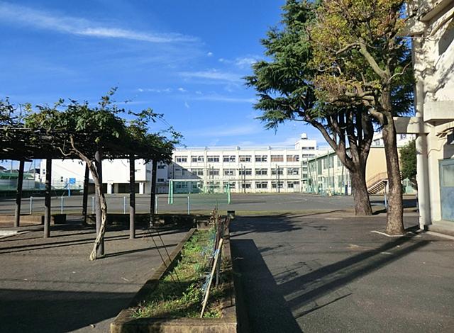 Primary school. 545m to Yokohama Municipal Minamiseya Elementary School