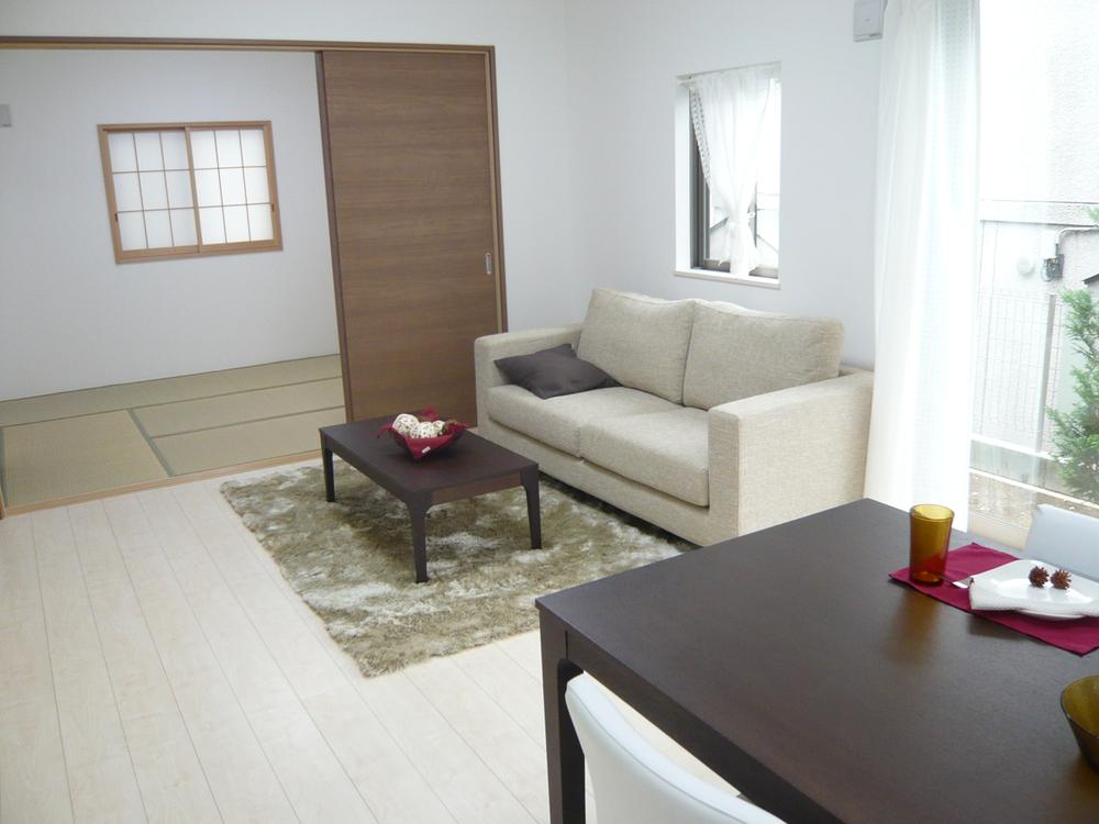 Living. It will be more open feeling if to open the door leading to the Japanese-style room. 