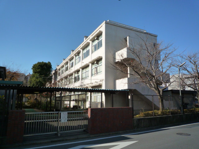 Junior high school. 858m to Yokohama Municipal Seya junior high school (junior high school)