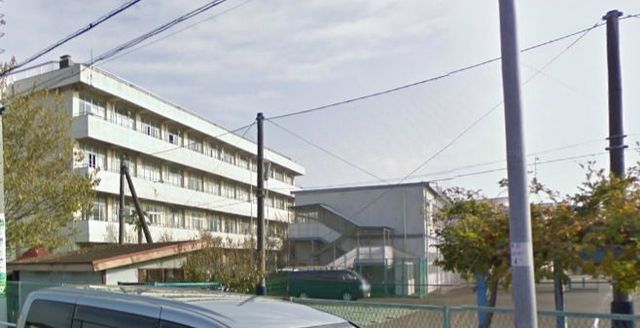 Primary school. Mitsuzakai up to elementary school (elementary school) 1024m