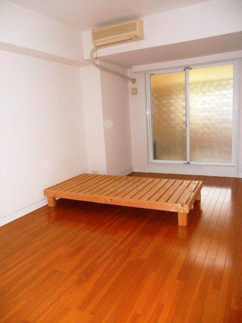 Non-living room. This breadth was a leisurely also put the bed.